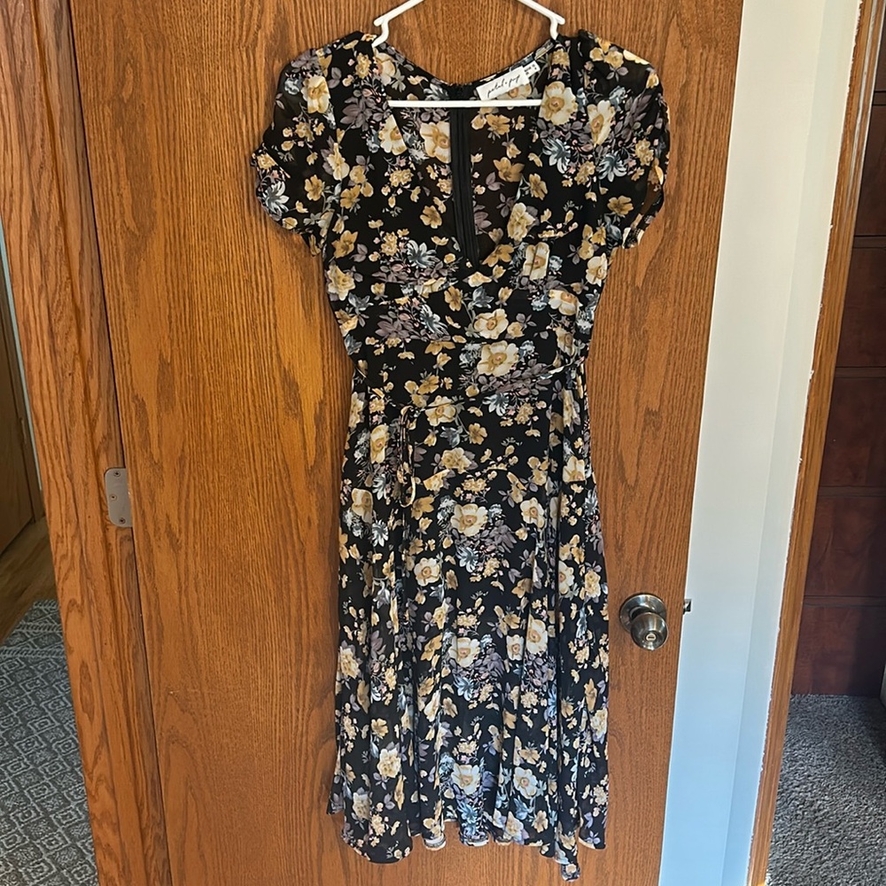 Petal & Pup floral wedding guest dress. Size 6. Worn once - like new.